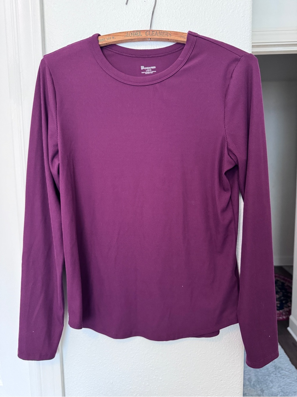 No Boundaries Long Sleeve Top Large
